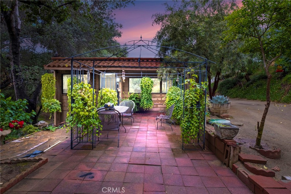 42185 Oak Canyon