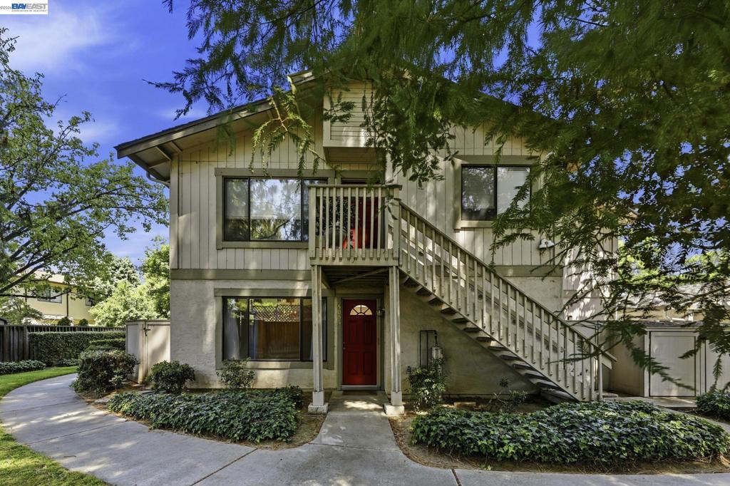 5005 Grey Feather Cir