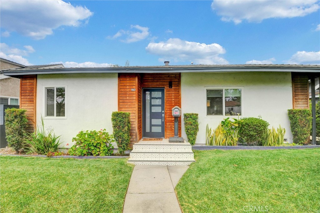 929 N Sunset