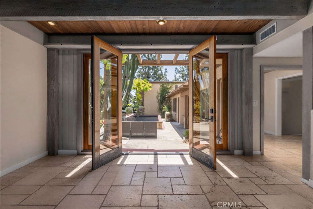 2480 Vista Drive