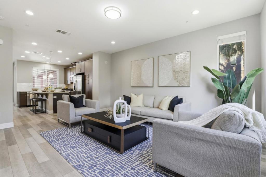 446 Ellicott Loop