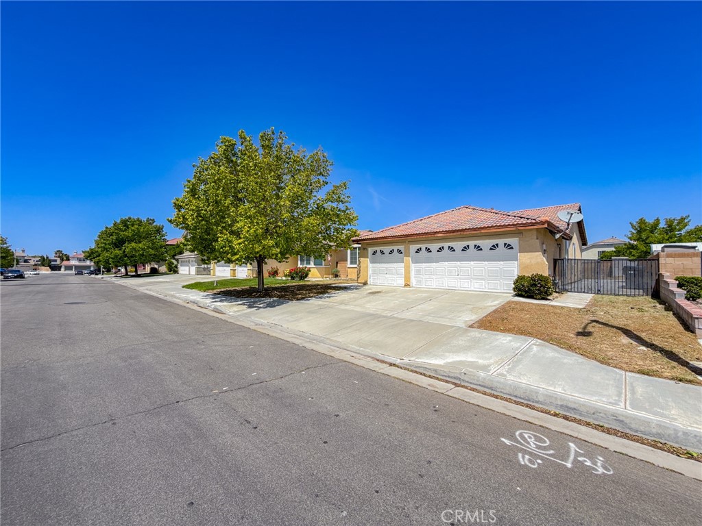 4557 W Avenue J5