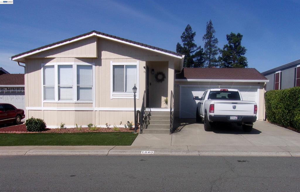 1840 Paris Lane