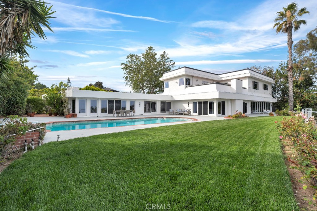 2906 Elvido Drive