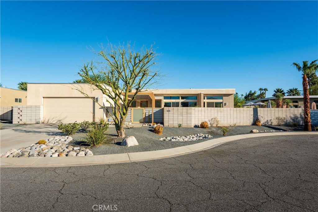 1126 Lucent Court
