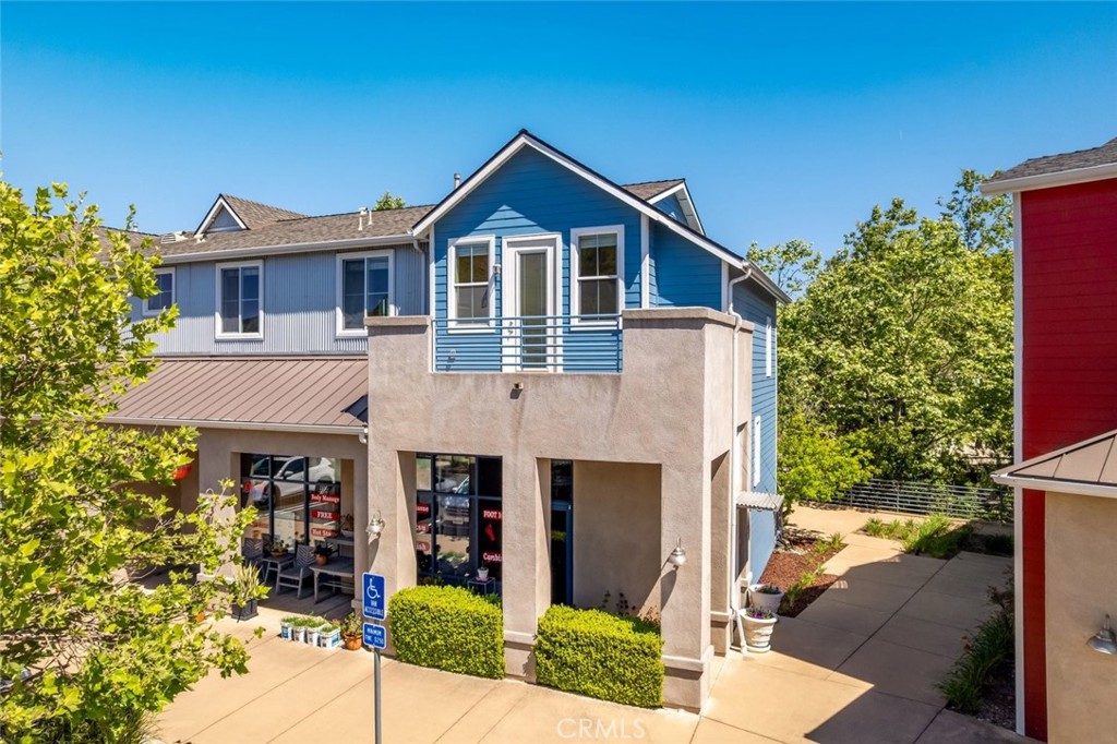 3594 Broad Street 204