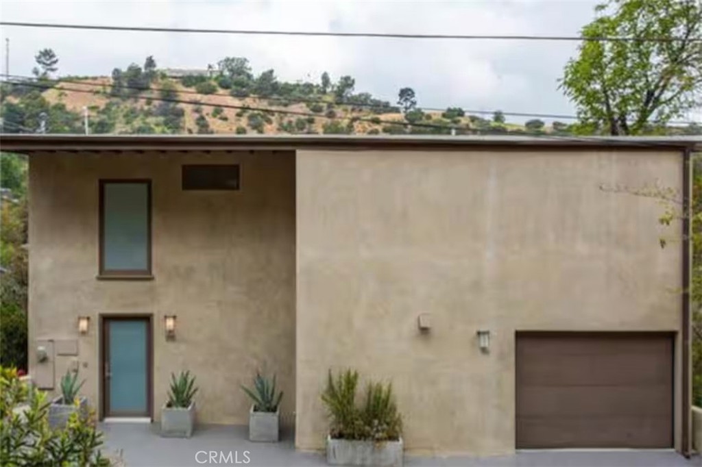 2115 Groveland