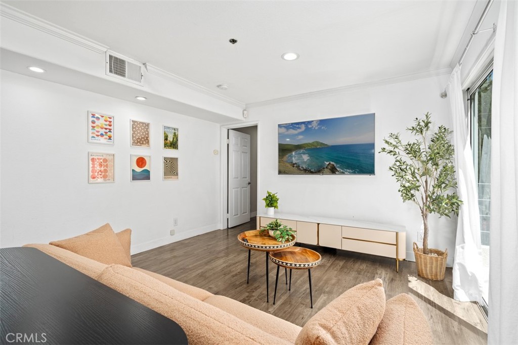 116 S Croft 102