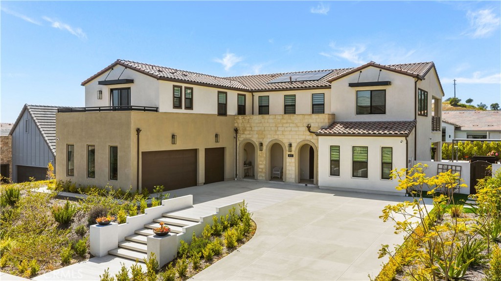 18331 Creek Canyon