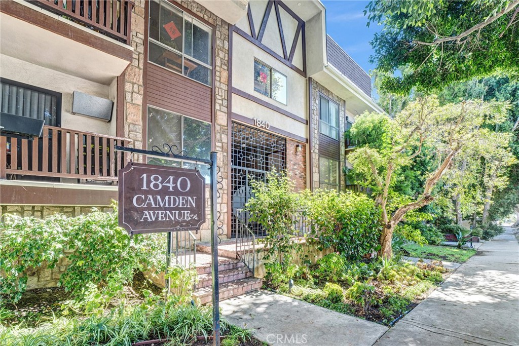 1840 Camden 202