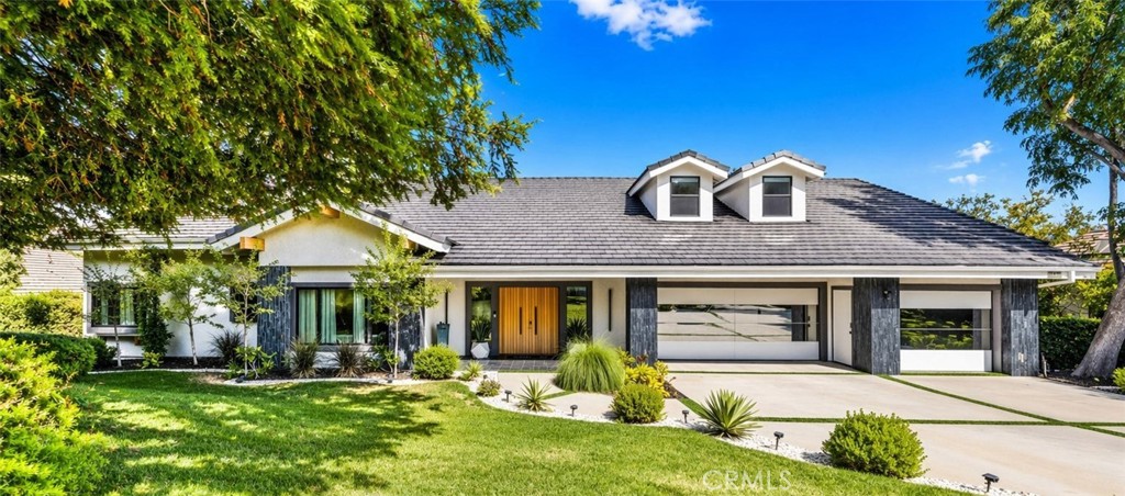 5001 Lakeview Canyon