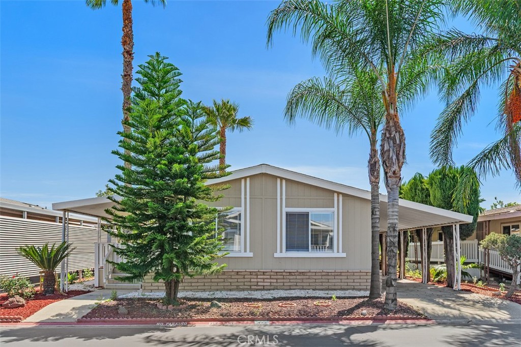1456 E Philadelphia St Spc 423