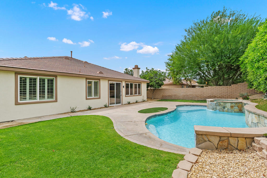 82372 Padova Drive