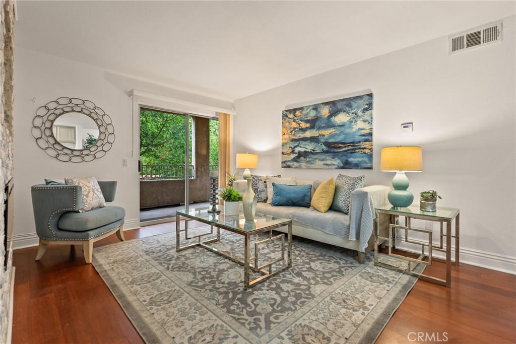 2550 San Gabriel Way 202