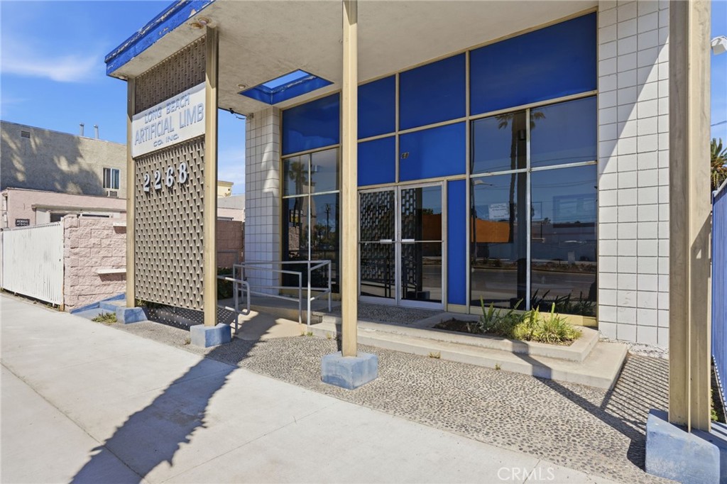2268 N. Long Beach Blvd