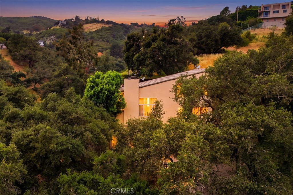 4077 Escondido