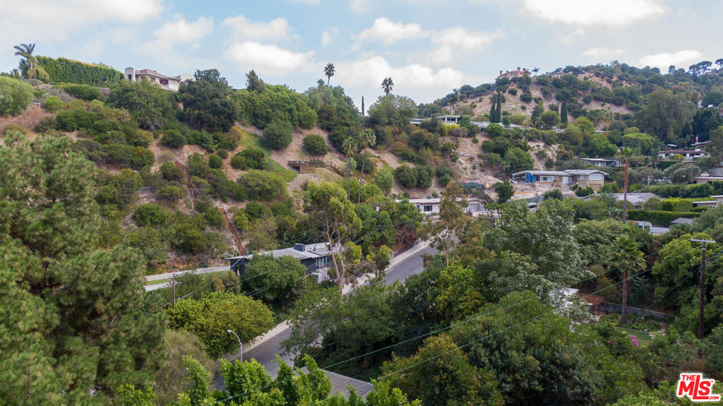 3923 Deer Avenue