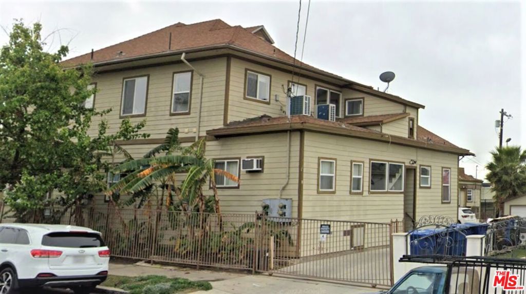 121 N Benton Way