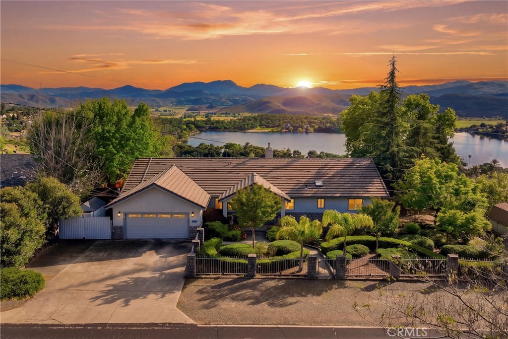 17372 Greenridge