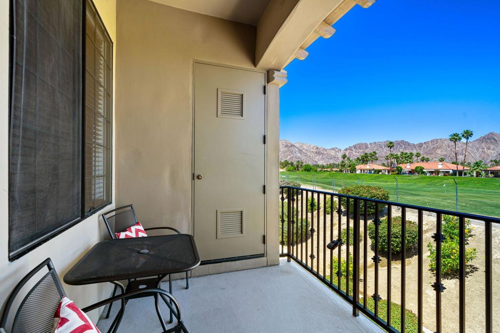 50610 Santa Rosa Plaza 6