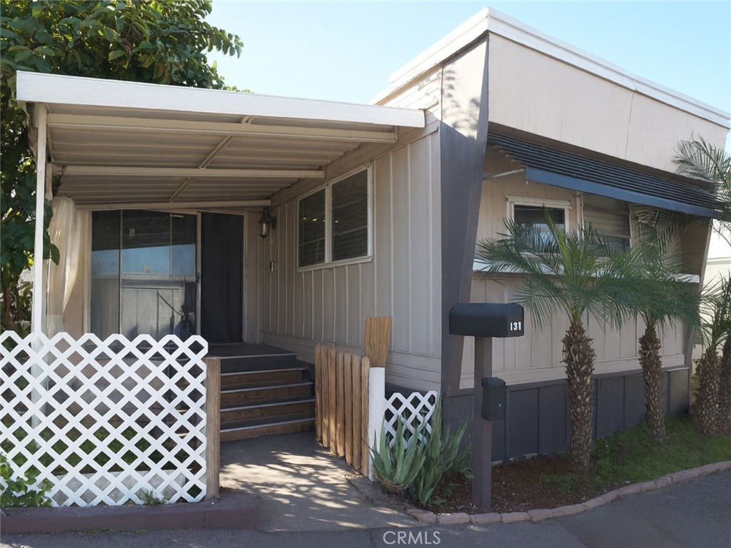1045 Azusa 191