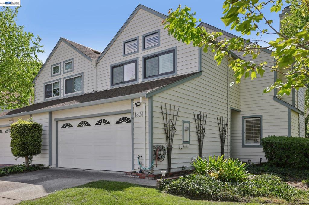 1824 Mockingbird Pl