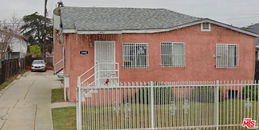 1440 W 84th Place