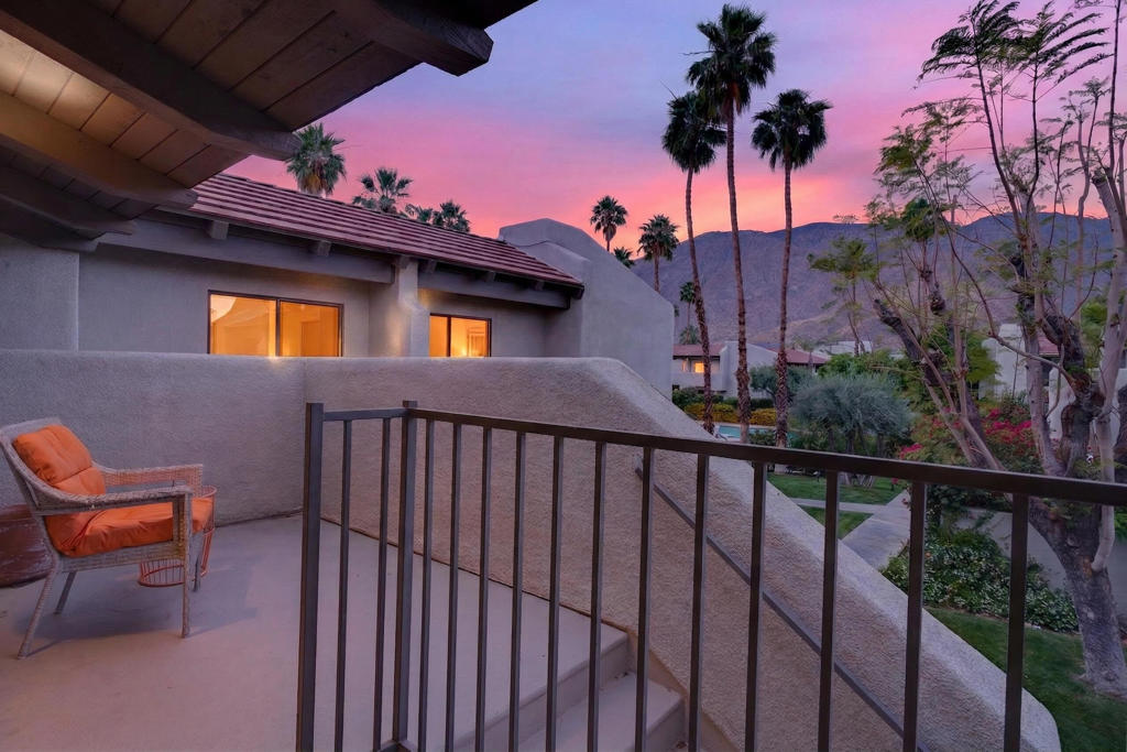 1150 E Amado Road 8c2