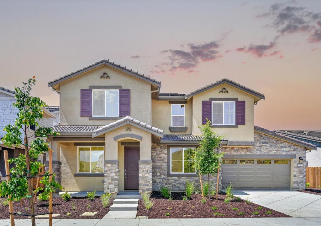 190 Golden Gate Lane