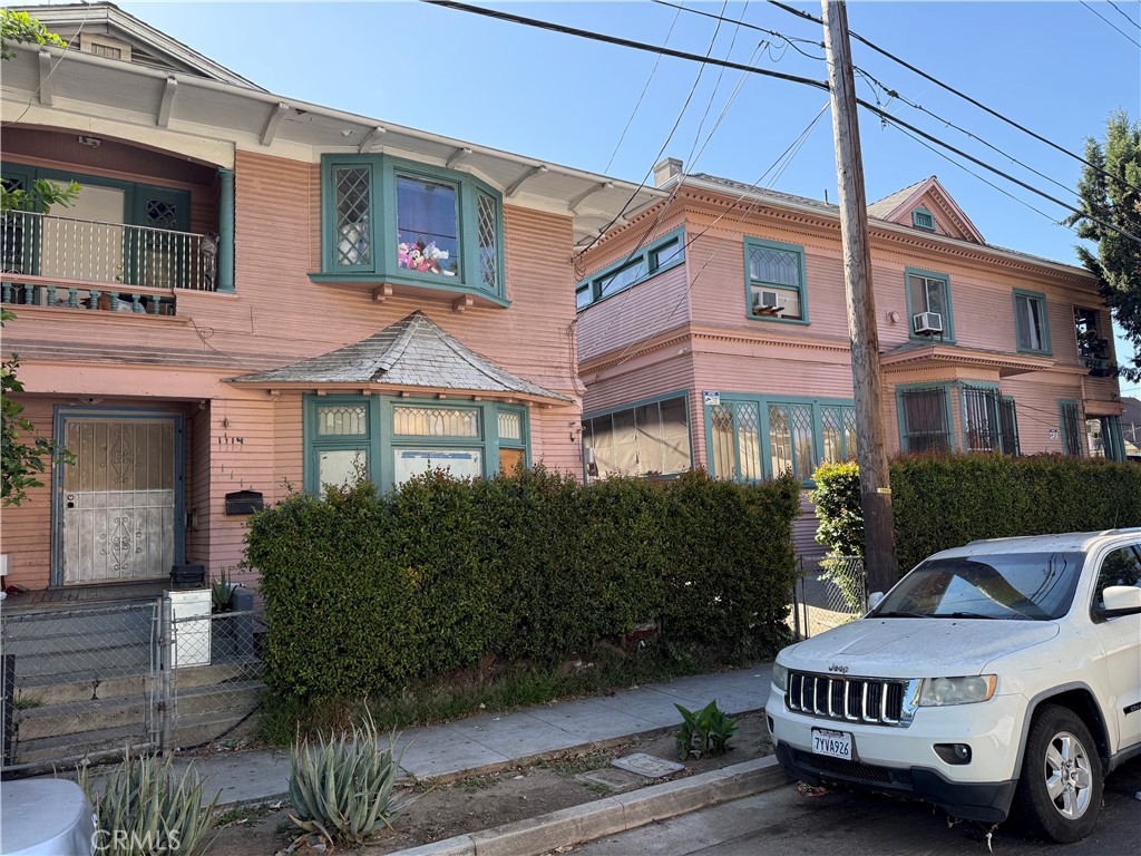 1867 W 11th