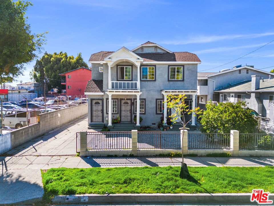 1117 N Alexandria Avenue