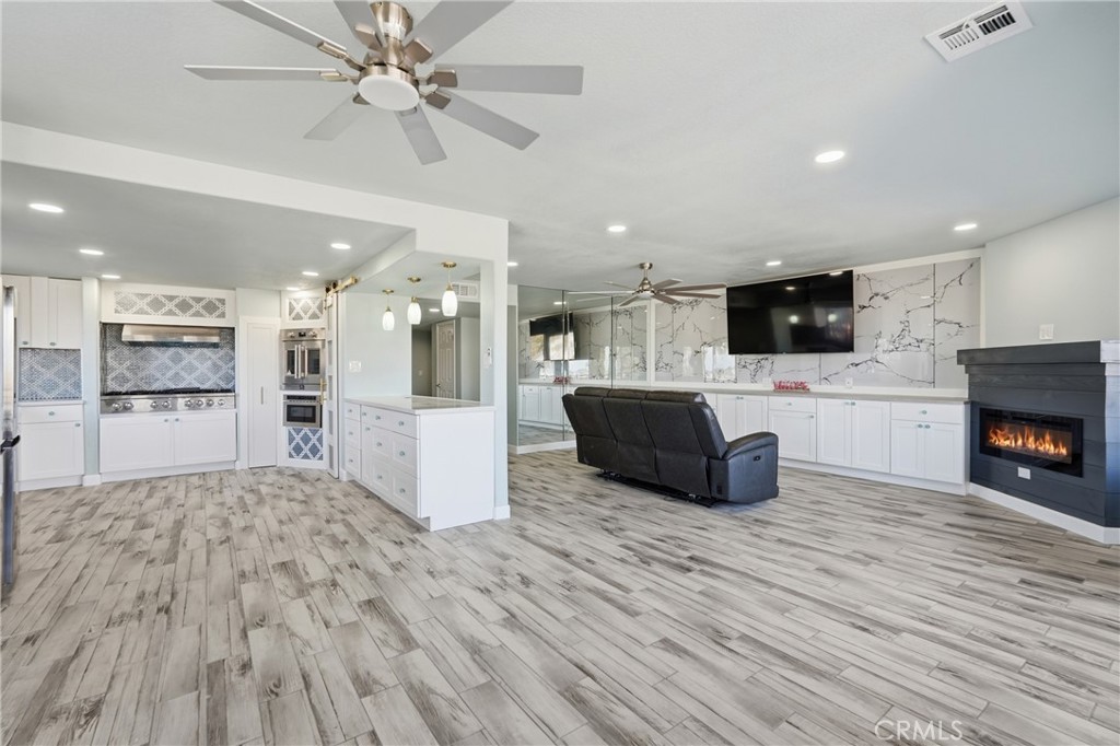 2222 S Mesa 8