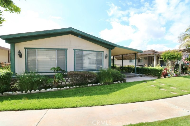 1351 Silver Lake Place 92