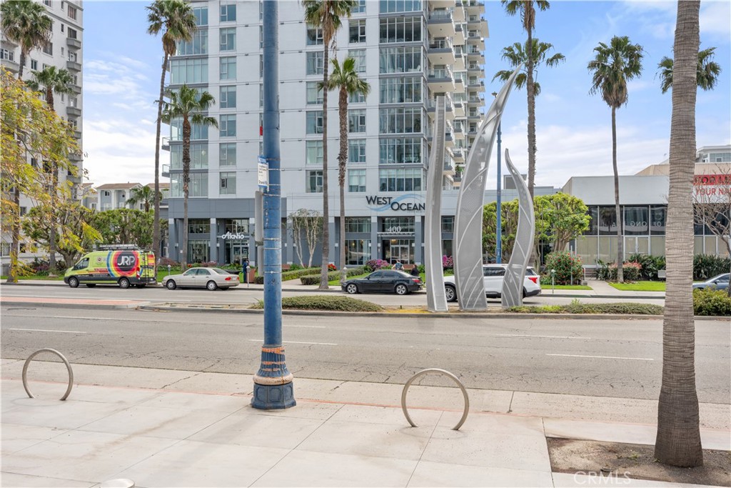 400 W Ocean Boulevard 604