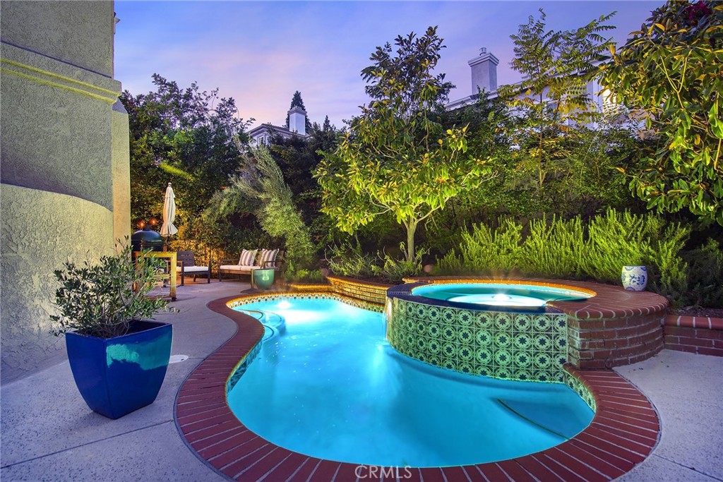 5535 Shadow Canyon