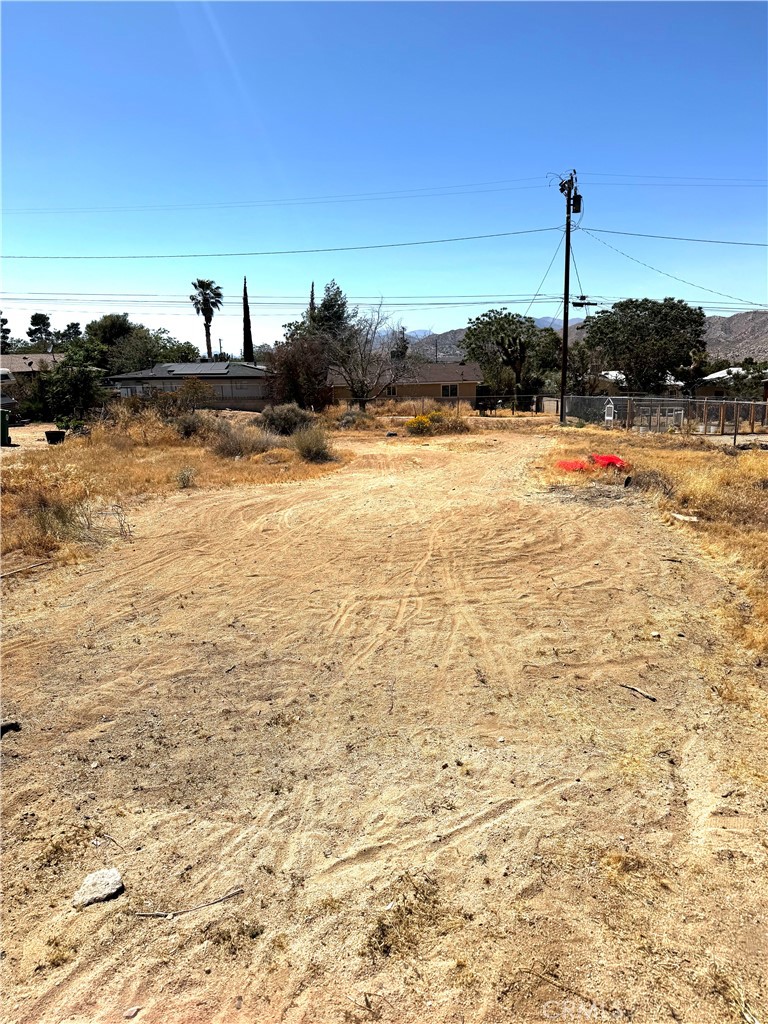 7572 Church