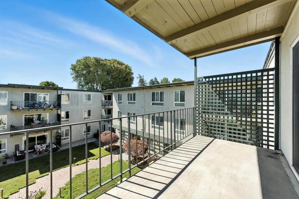 932 Peninsula Avenue 406