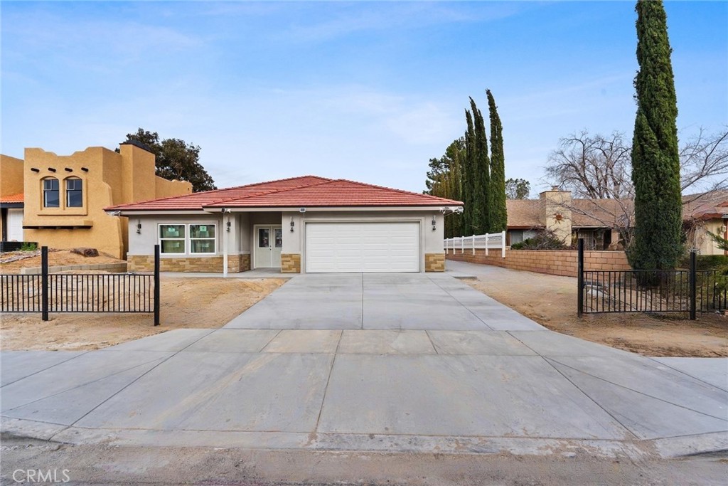 15688 Kingswood
