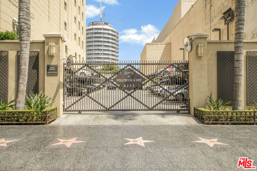 6253 Hollywood Boulevard 903