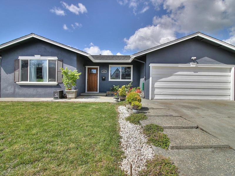 3323 Prado Lane