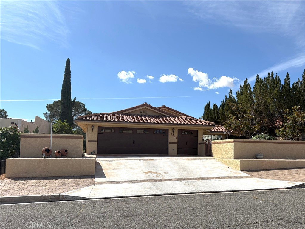 14695 Greenbriar