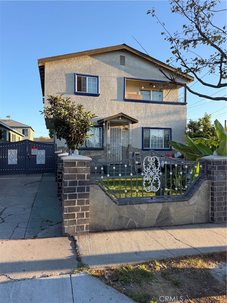 536 E 67th
