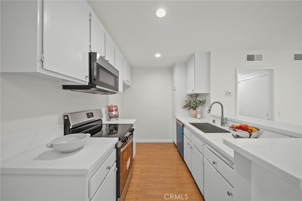23515 Lyons 253