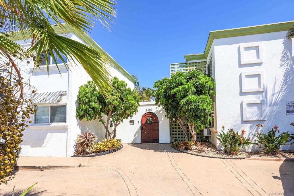 4425 50th St. 16