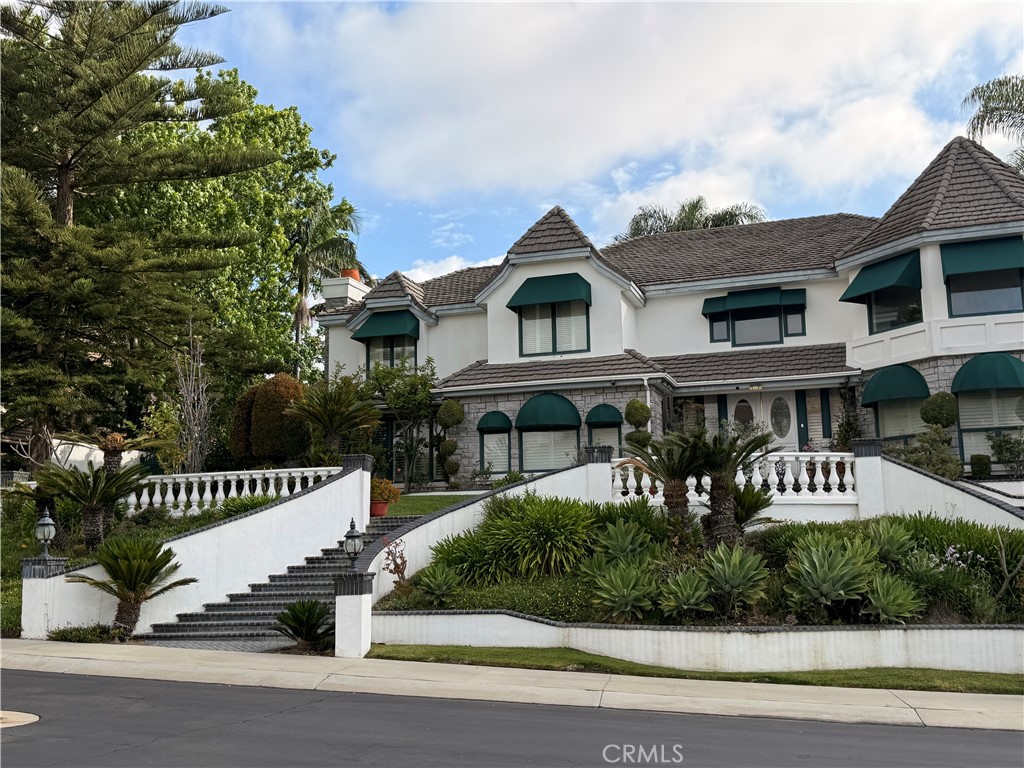 2759 N Chauncey