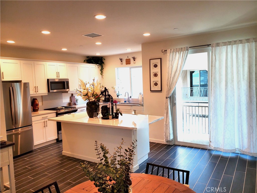 609 Shadowbrook