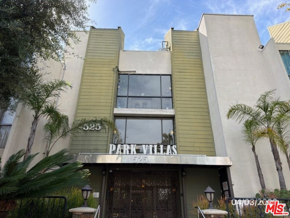 525 S Ardmore Avenue 242