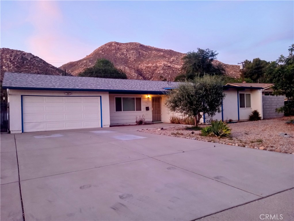 657 Glenhill Drive