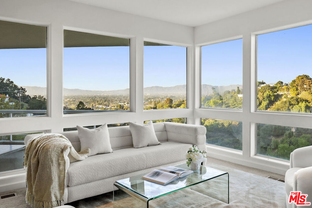 3670 Avenida Del Sol