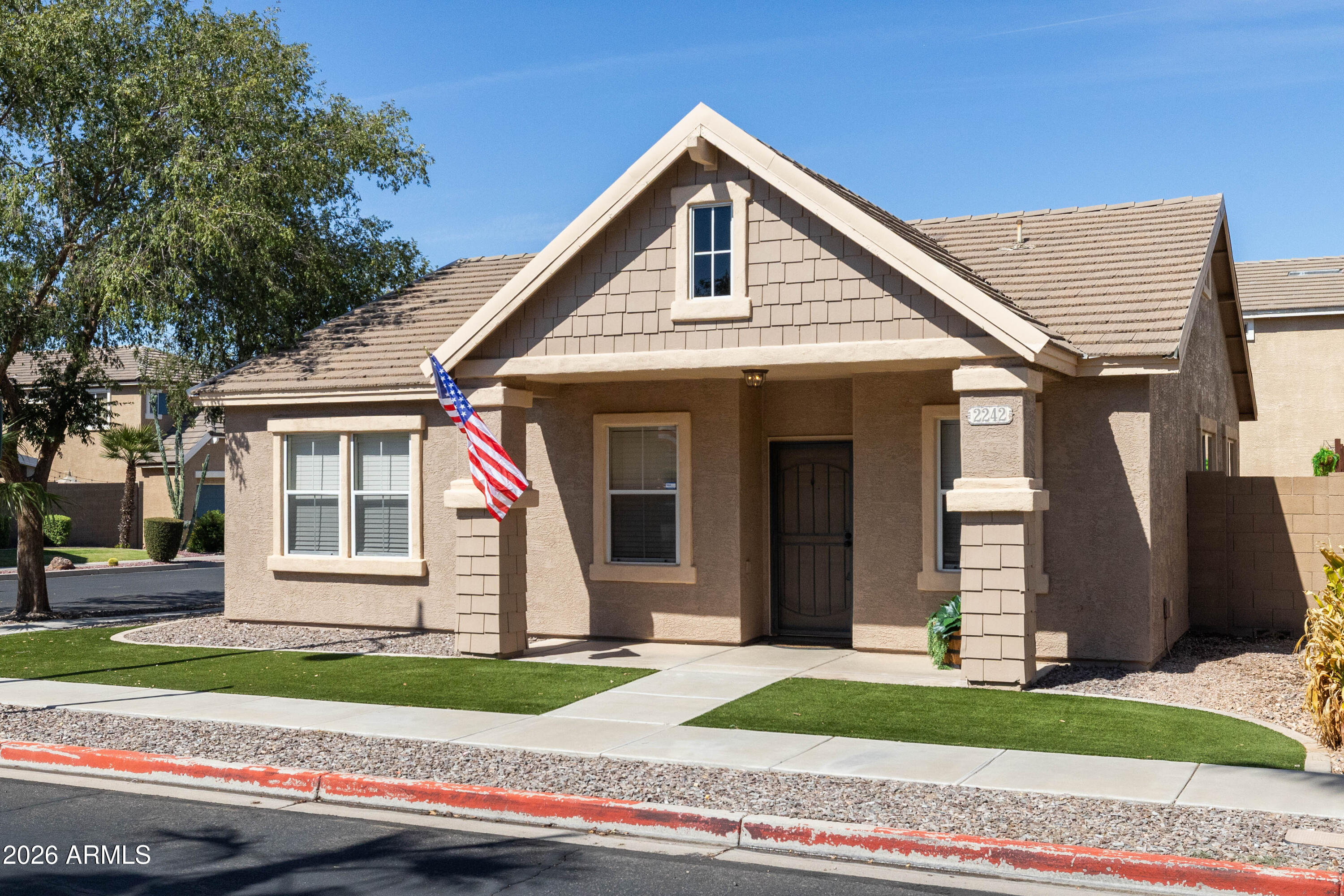 2242 S BARRINGTON, Mesa, AZ 85209